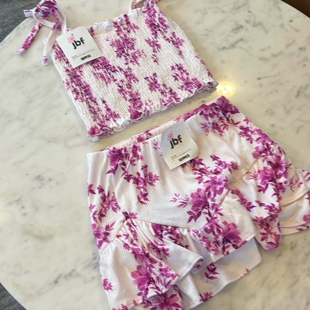Tweenstyle set never worn with tags